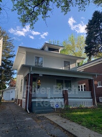 Building Photo - 428 W Cook St