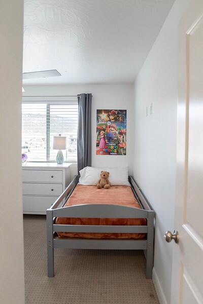 Bedroom 3 - 1092 N Paseos St