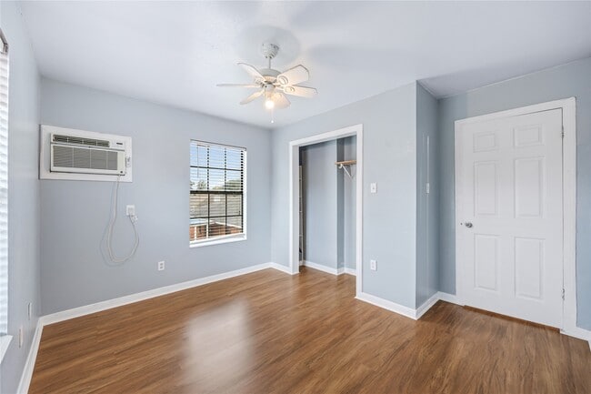 Building Photo - 68 Annette Ln