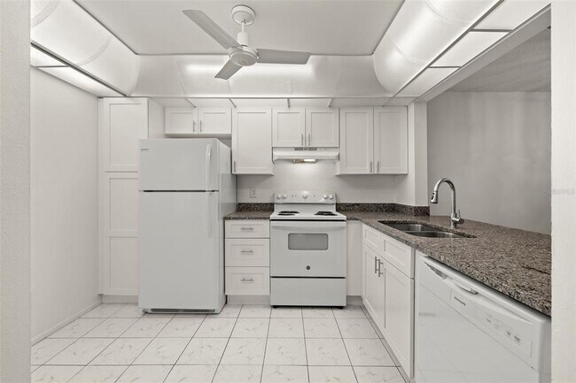 Building Photo - 14130 Rosemary Ln