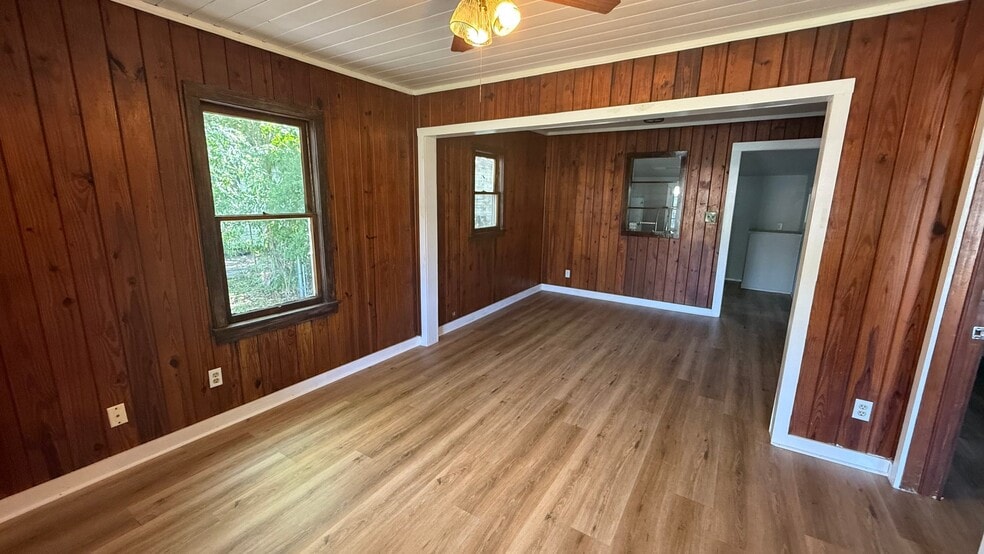 Building Photo - 416 Dairy Ave
