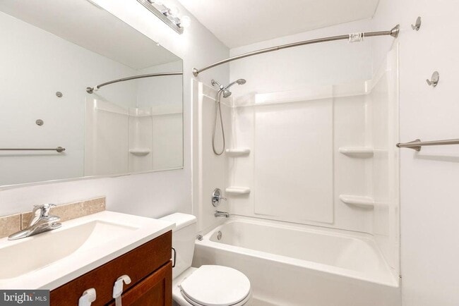 Building Photo - 1615 Fendall Ct