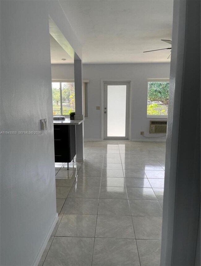 Building Photo - 455 Golden Isles Dr