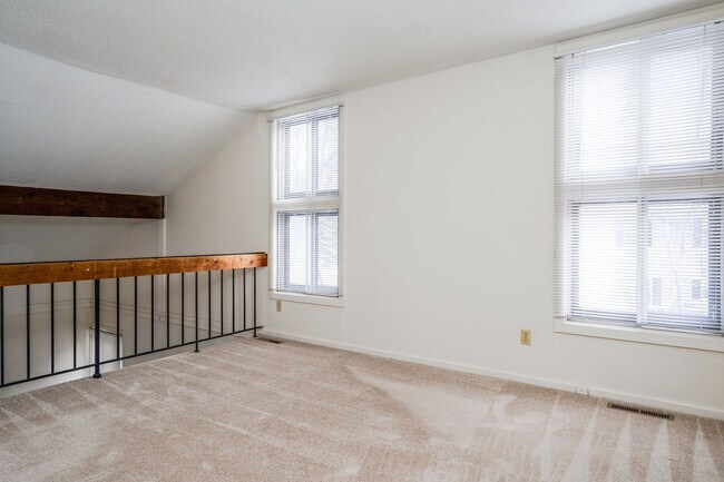 Interior Photo - Aspen Oaks