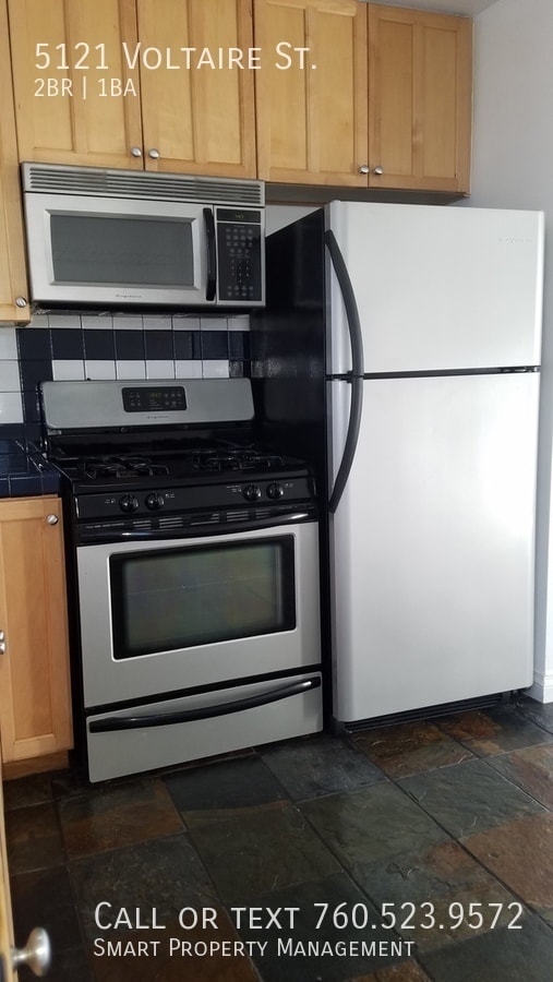 Building Photo - 5121 Voltaire St