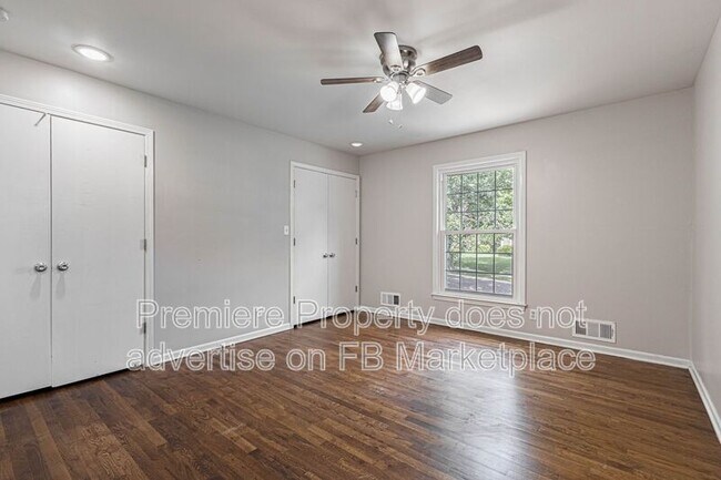 Building Photo - 10727 W 101st Terrace