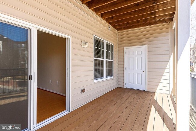 Building Photo - 1530 Spring Gate Dr.