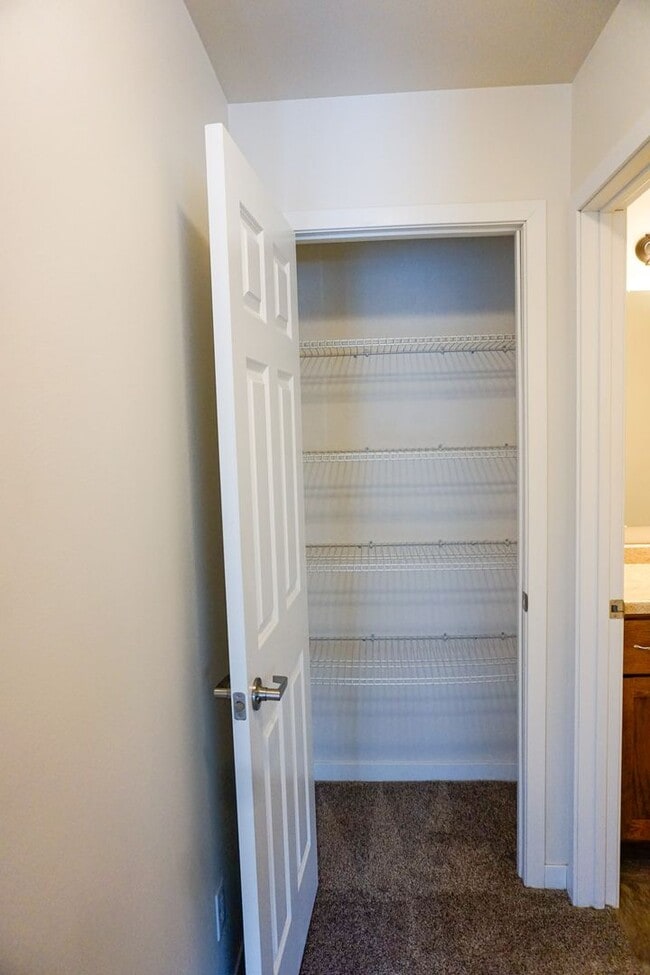 Building Photo - 3 Bed 2 Bath Twin Home