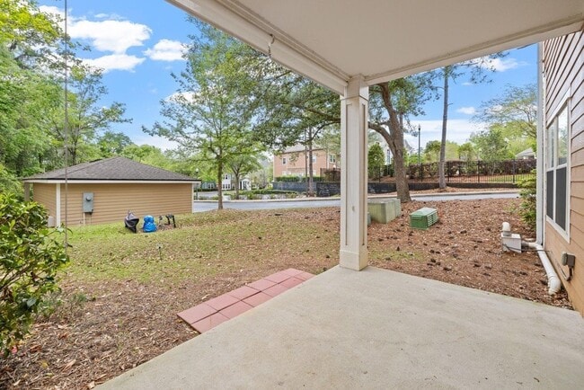 Building Photo - 2801 Chancellorsville Dr