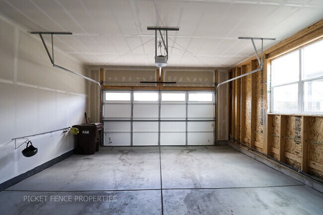 Building Photo - Beautiful New Home in West Greeley!