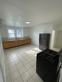 Building Photo - 281 Admiral St