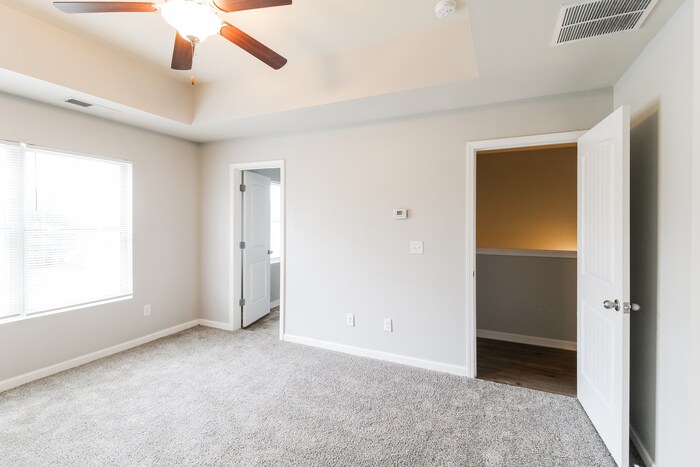 Building Photo - 3263 Pennington Dr