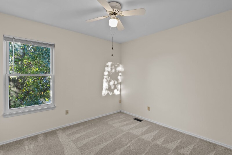 Building Photo - 2 Coachman Ct