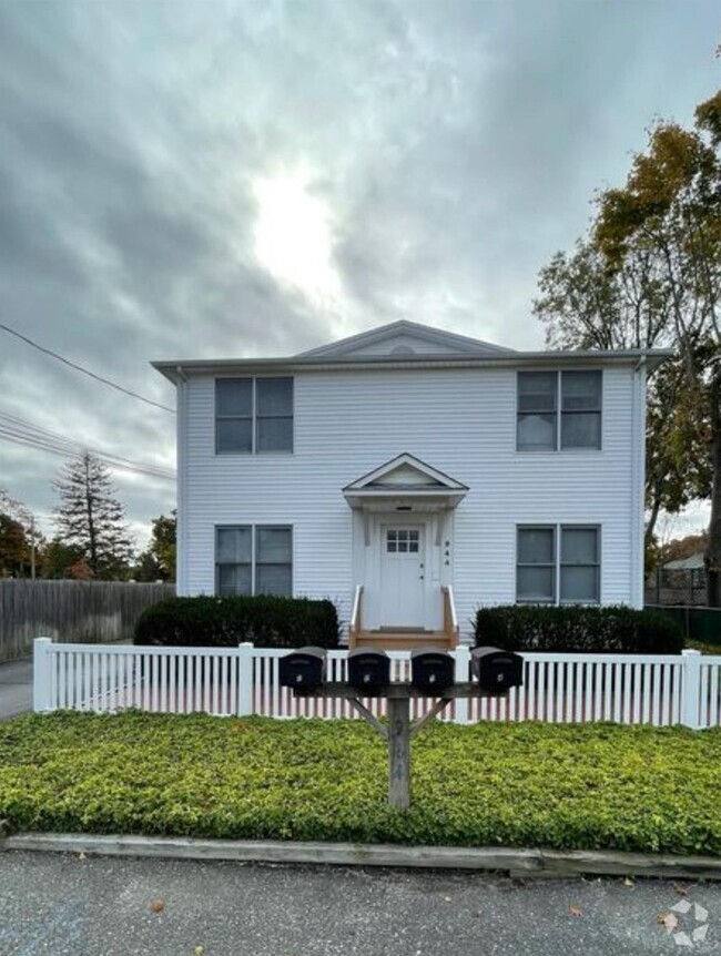 Building Photo - 944 Union St
