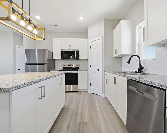 Building Photo - 46 Whitley Ln
