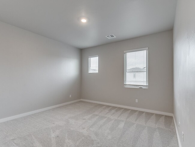 Building Photo - Beautiful home inOklahoma City