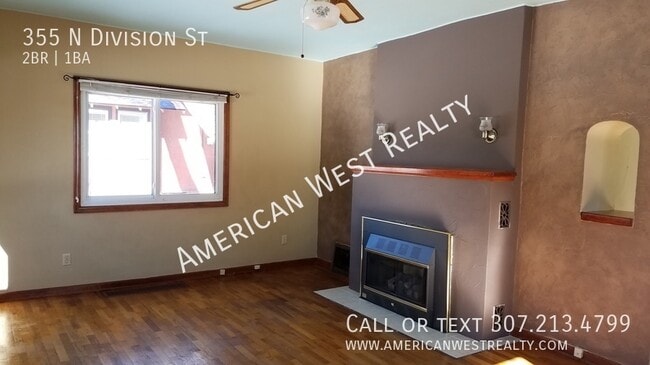 Building Photo - 355 N Division St
