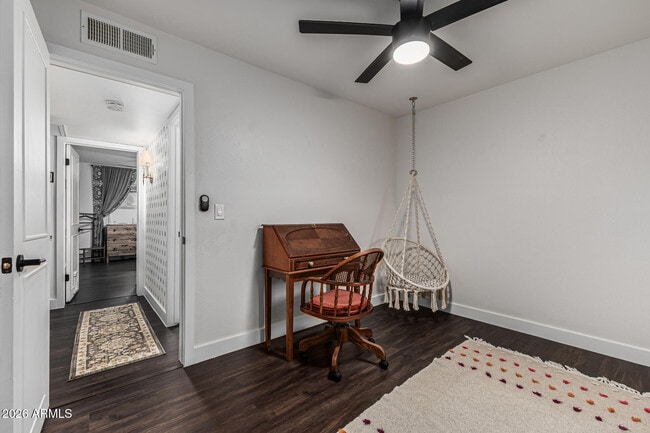 Building Photo - 2200 N Los Altos Dr