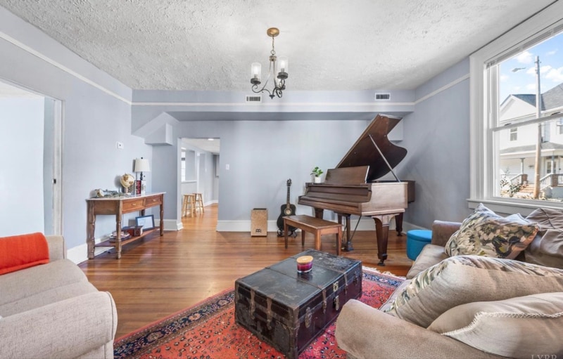 Building Photo - 1206 10th St