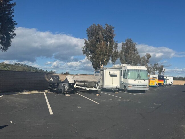 Building Photo - Stunning Sanctuary Awaits