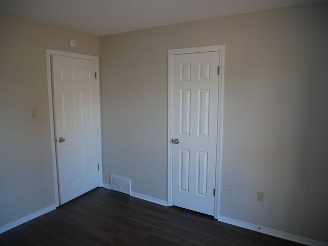 Building Photo - 6530 Jamestown Dr