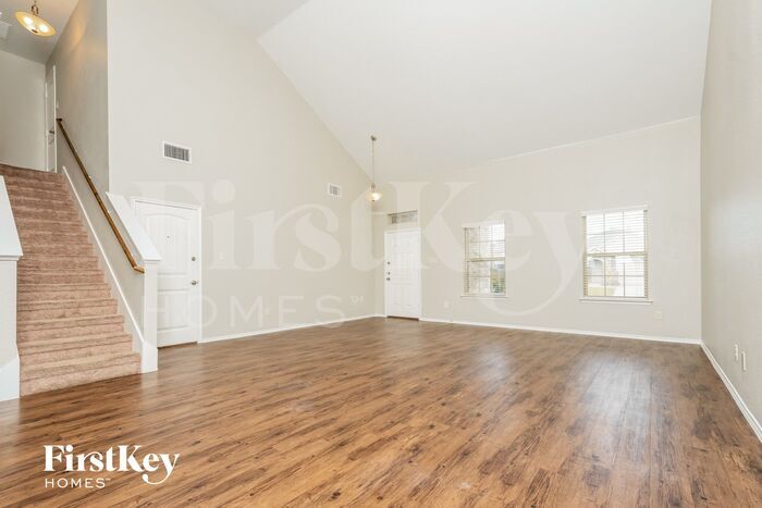 Building Photo - 223 Thoroughbred St