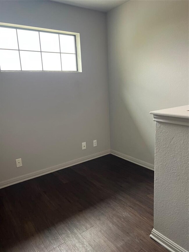 Building Photo - 1036 Drover's Cove