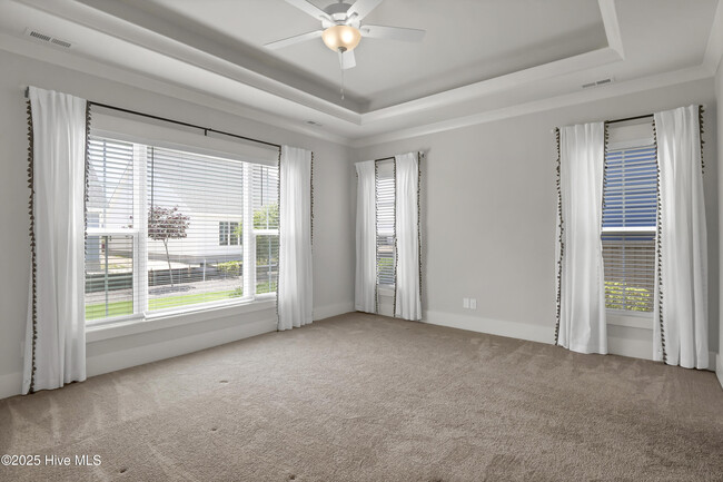 Building Photo - 730 Edgerton Dr