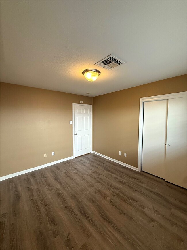 Building Photo - 5811 McKnight St