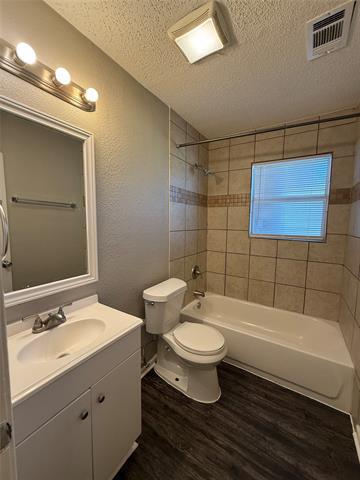Building Photo - 303 Ridgefield Cir