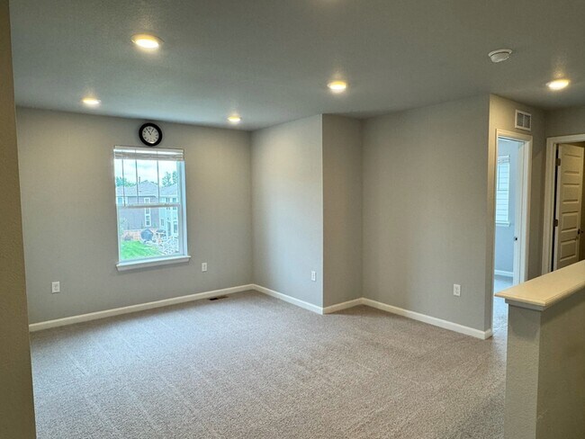 Building Photo - 10848 Hayloft St