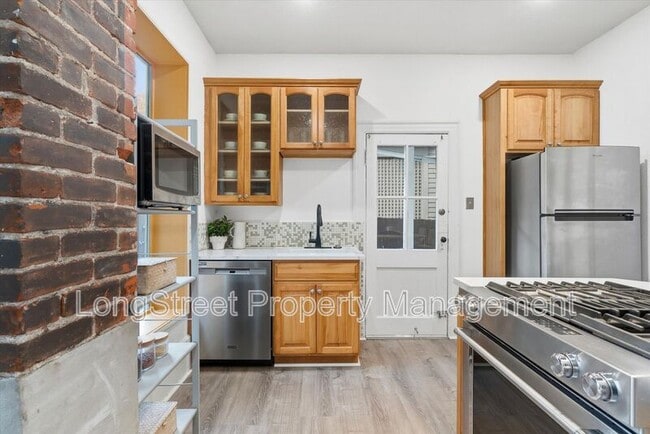 Building Photo - 2338 NW Hoyt St