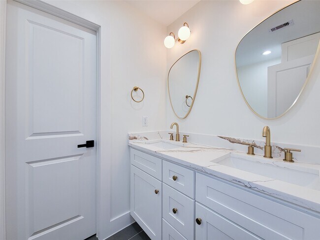 Building Photo - 20223 Laurel Lock Dr