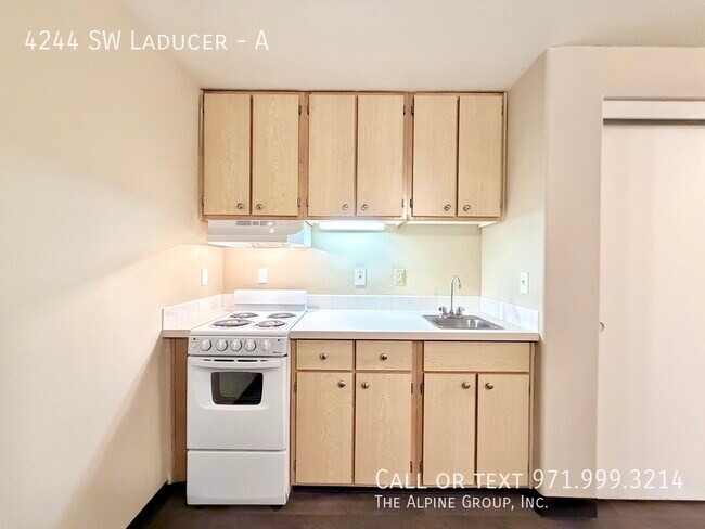 Building Photo - 4244 SW Laducer-A