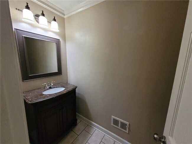 Building Photo - 2800 Davis Rd