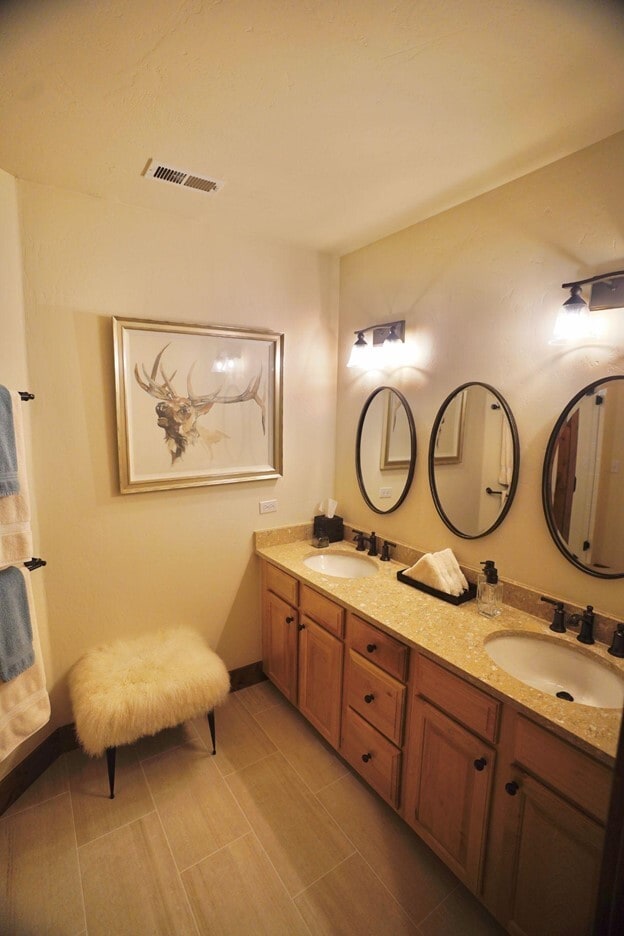 Building Photo - 10 Dakota Cir