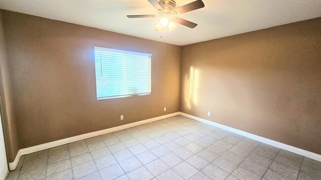 Building Photo - Mixed Used Residential and Commercial- Large Back Yard with Rolling Gate