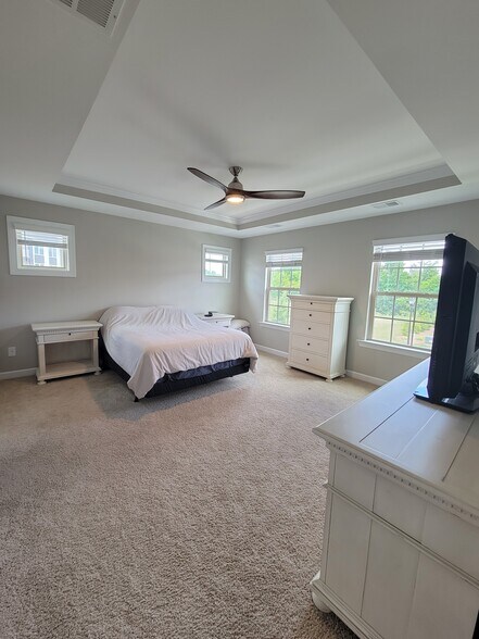 Building Photo - 5806 Clan Maclaine Dr