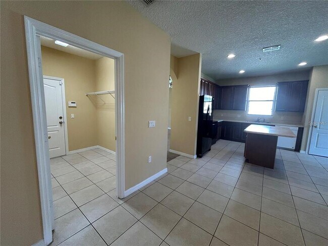 Building Photo - 10507 Eastpark Lake Dr