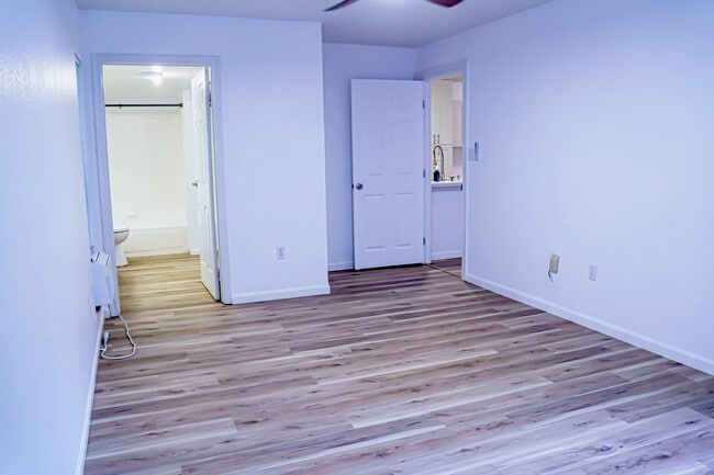 Building Photo - 95-270-270 Waikalani Dr