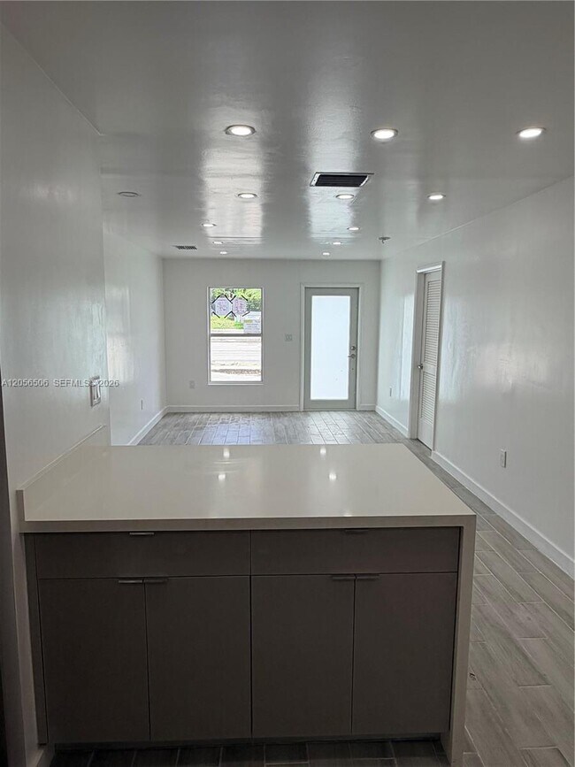 Building Photo - 6131 Coral Wy
