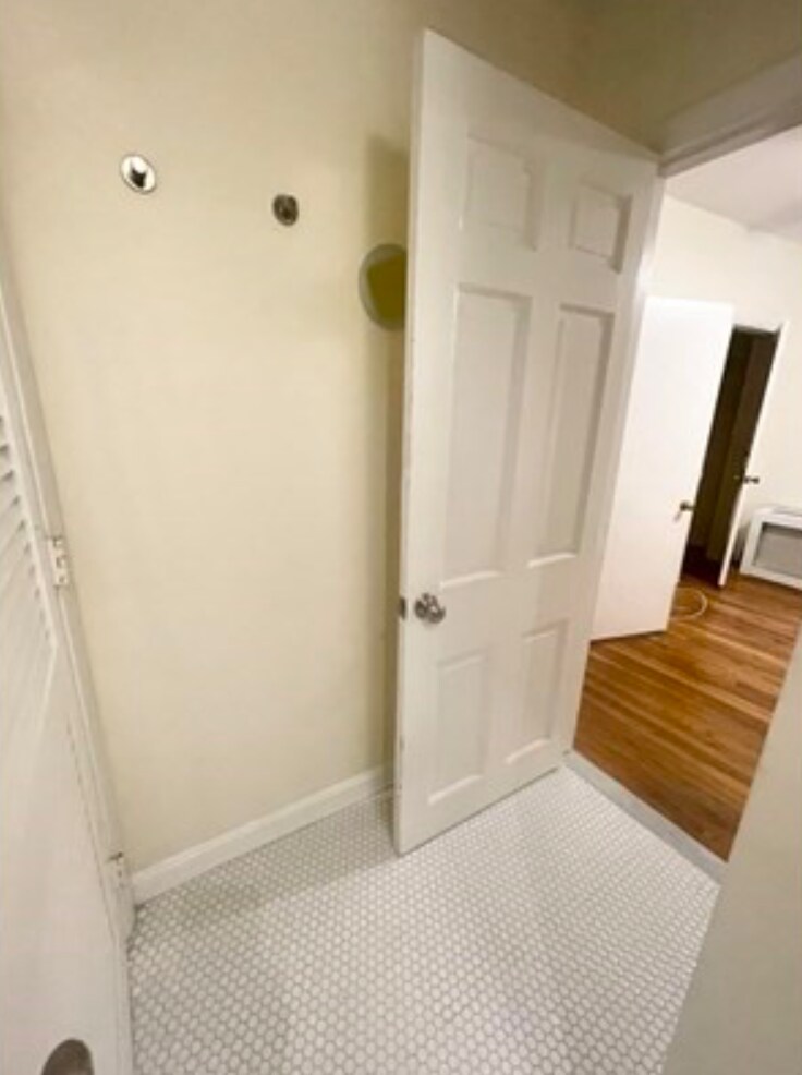 Building Photo - 9 Primus Ave