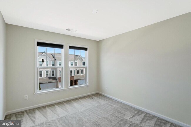 Building Photo - 41835 Diabase Square