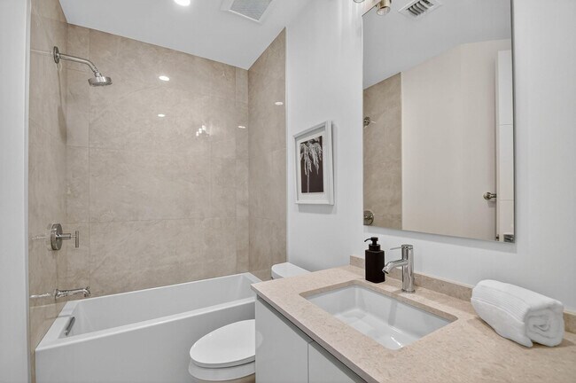 Building Photo - 204 Osceola Park Ln