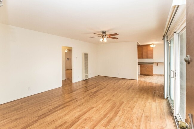 Primary Photo - 1336 Centinela Ave