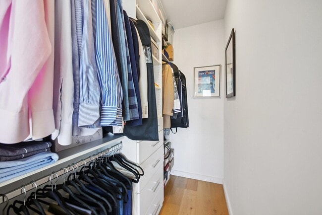 Building Photo - 306 New York Ave