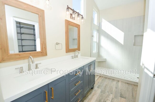 Building Photo - 7648 Jackson St