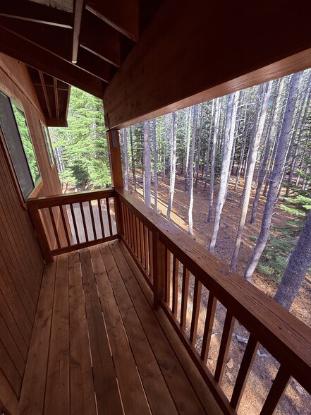 Deck outside of entrance - 11750 Chapelle Pl