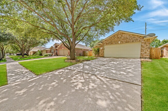 Building Photo - 17935 Rose Hill Park Ln