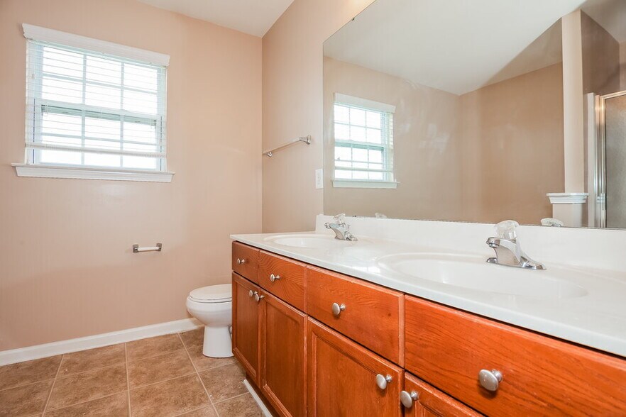 Building Photo - 4511 Tabcat Ct